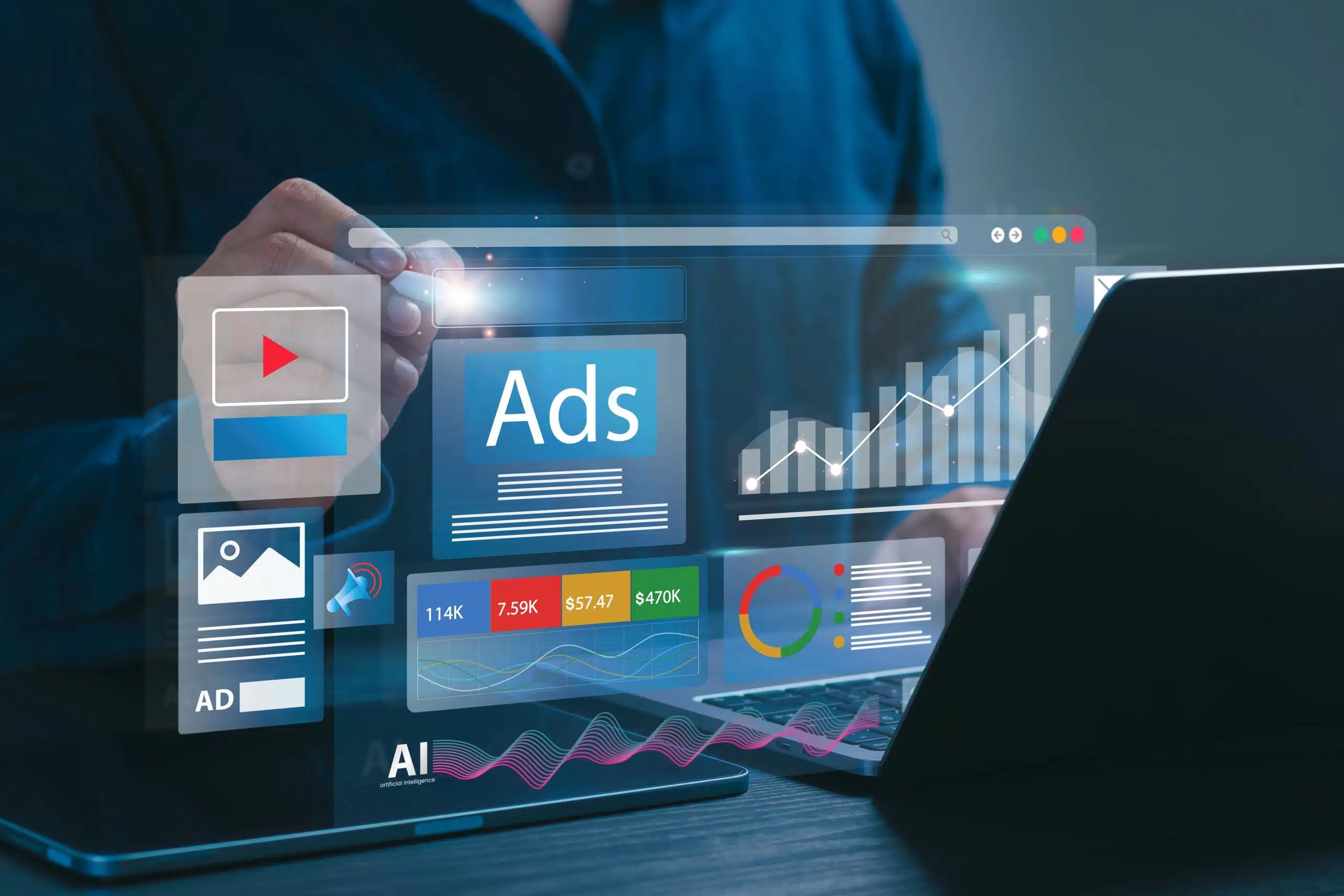 DigitalMarketingCommerceOnlineSaleConceptBusinessmanUsingLaptopWith